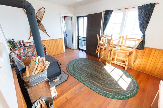 Peale Island Cabin: living room — YellowstoneNPS, PDM 1.0, flickr